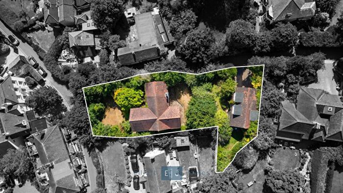 5 Bedroom Detached House For Sale In York Hill, Loughton, IG10