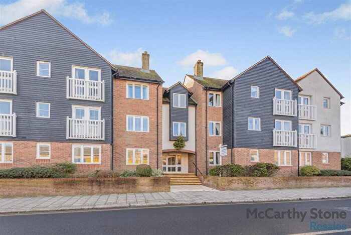 1 Bedroom Flat For Sale In Queen Street, Arundel, BN18