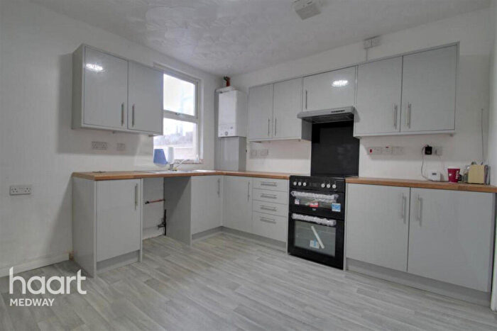 3 Bedroom Terraced House To Rent In Wykeham Street, Rochester, ME2