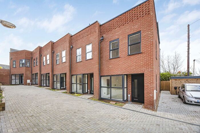 3 Bedroom End Of Terrace House To Rent In Mount Pleasant, Reading, RG1