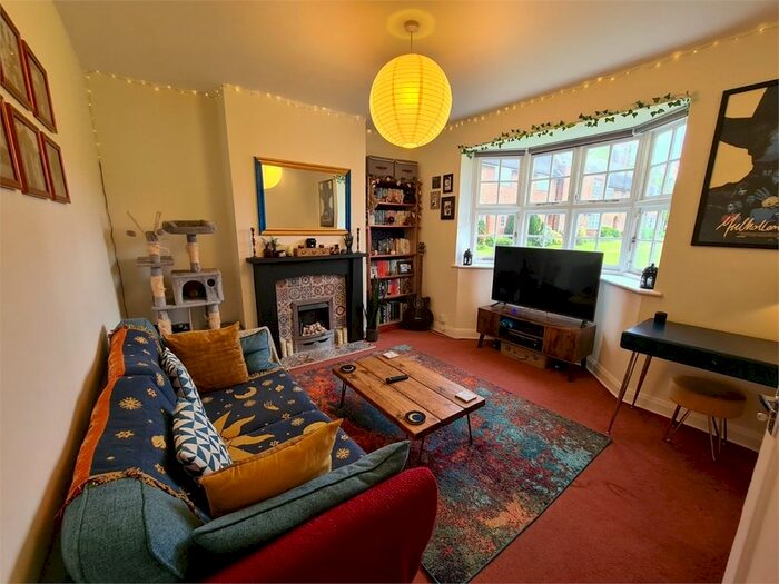 1 Bedroom Maisonette To Rent In Hill Top, Hampstead Garden Suburb, NW11