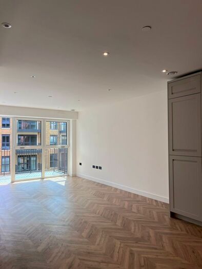 1 Bedroom Apartment To Rent In Brook Street, Kingston Upon Thames, KT1