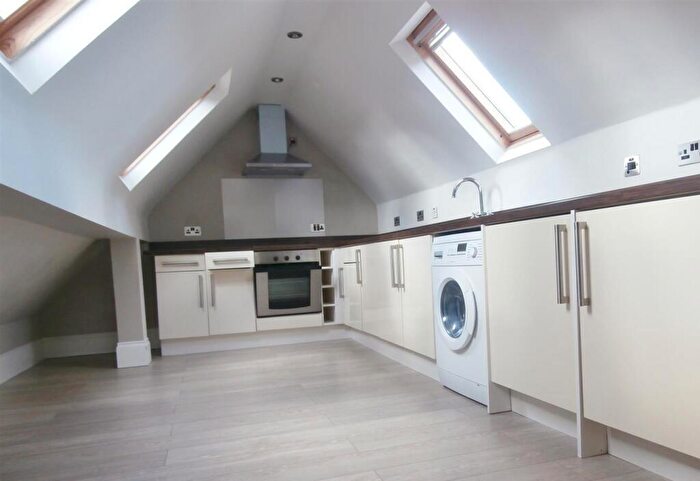 1 Bedroom Apartment To Rent In Knighton Drive, Leicester, LE2