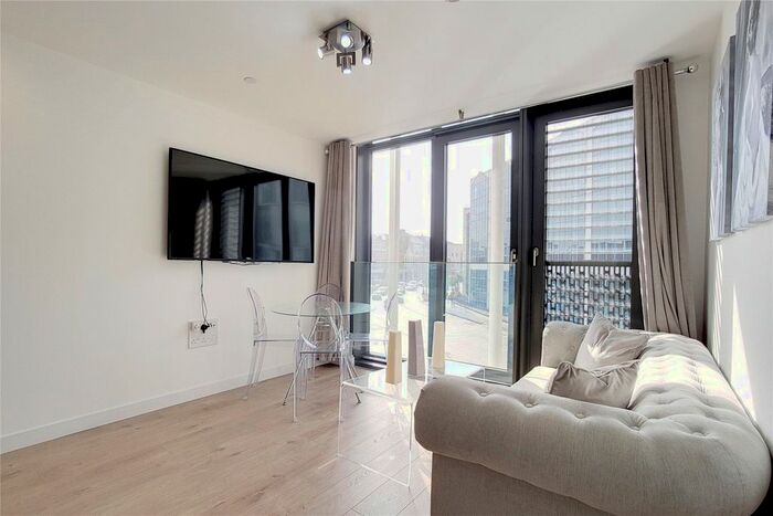 Studio To Rent In Great Eastern Road, London, E15