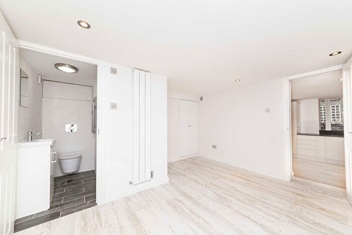 2 Bedroom Flat To Rent In Broadway Market, London, E8