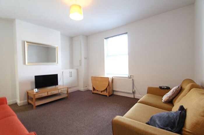 3 Bedroom Apartment To Rent In Sharrow Vale Road, Sheffield, S11