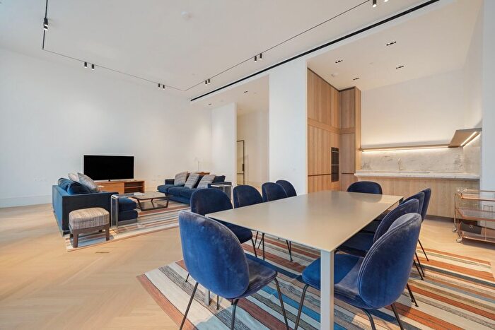 3 Bedroom Flat To Rent In Queensway, London, W2