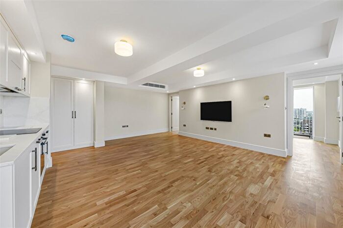 2 Bedroom Flat To Rent In Blair Court, Boundary Road, London, NW8