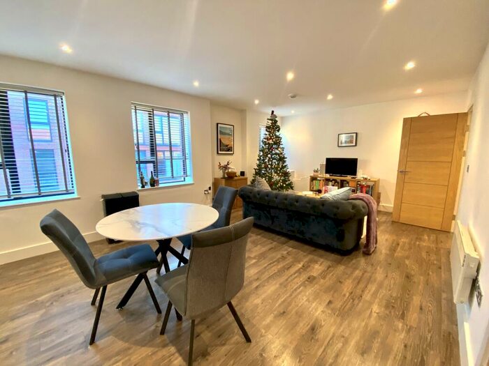 2 Bedroom Apartment To Rent In Tenby Street North, Birmingham, B1