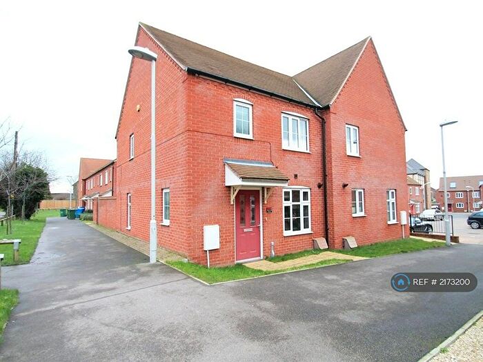 3 Bedroom Semi-Detached House To Rent In Symonds Drive, Sittingbourne, ME10