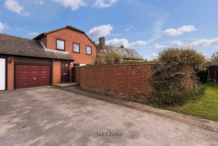 3 Bedroom Property To Rent In Kenward Court, Hadlow, Tonbridge, TN11