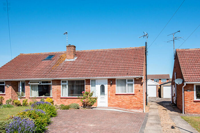 2 Bedroom Bungalow For Sale In Windermere Close, Aylesbury, HP21