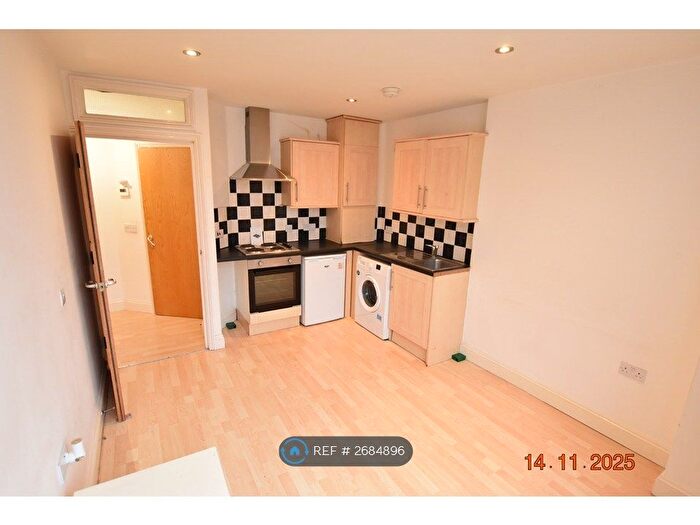 1 Bedroom Flat To Rent In T L House, Luton, LU1