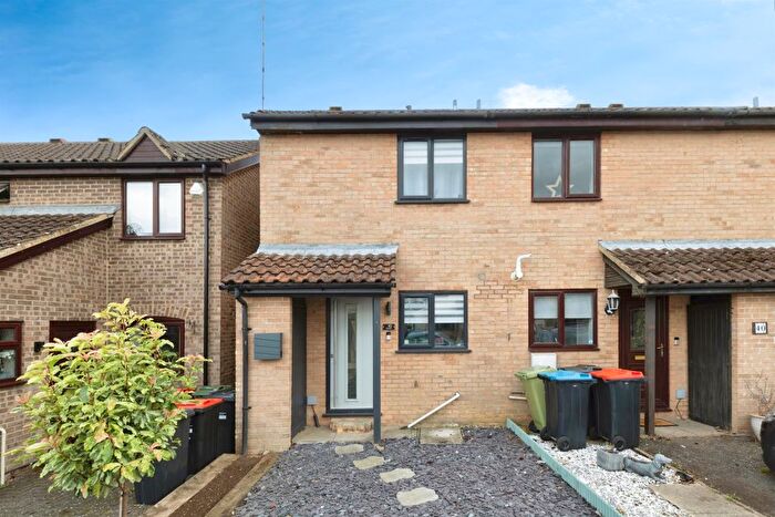 2 Bedroom End Of Terrace House For Sale In Foxhill, Olney, MK46