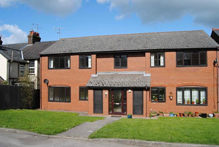 2 Bedroom Flat To Rent In Tudor Orchard, Northchurch, HP4