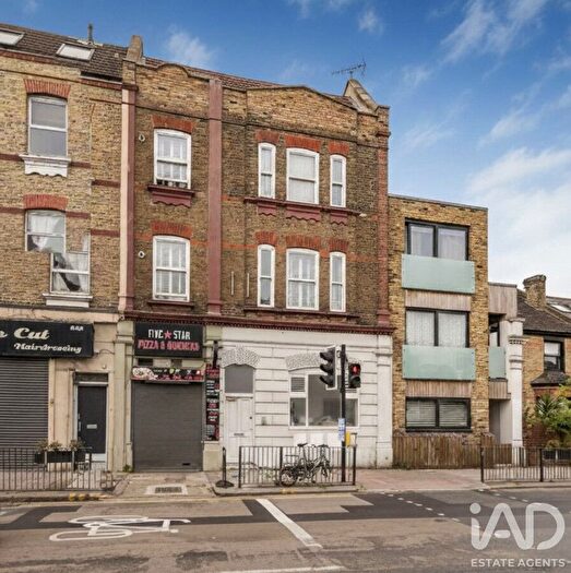 2 Bedroom Flat For Sale In Harrow Road, London, NW10