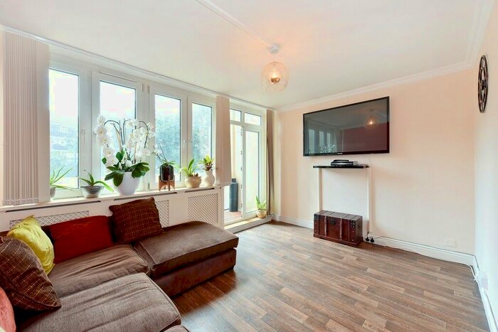 2 Bedroom Flat To Rent In Lillie Road, Fulham, SW6