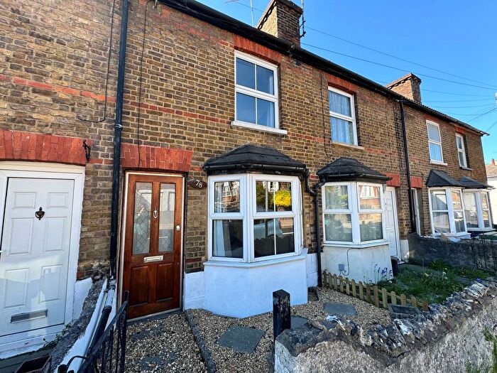 2 Bedroom Property To Rent In Totteridge Road, High Wycombe, HP13