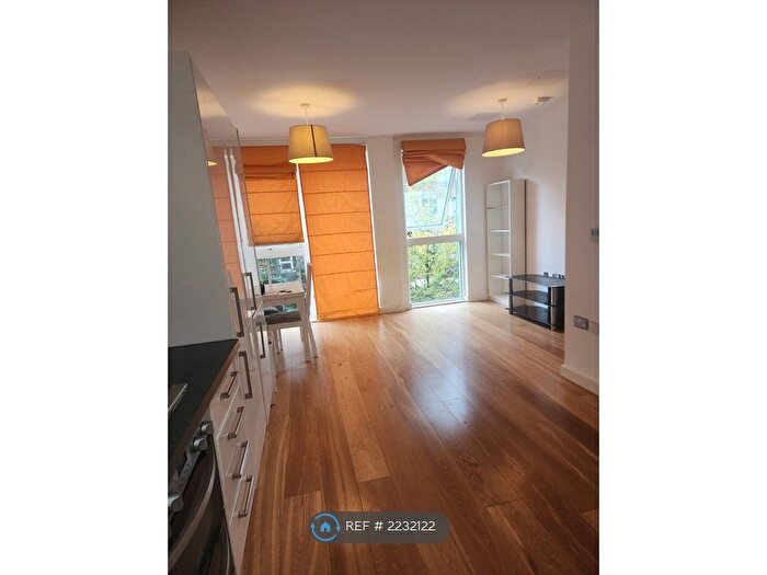 1 Bedroom Flat To Rent In Saw Mill Way, London, N16