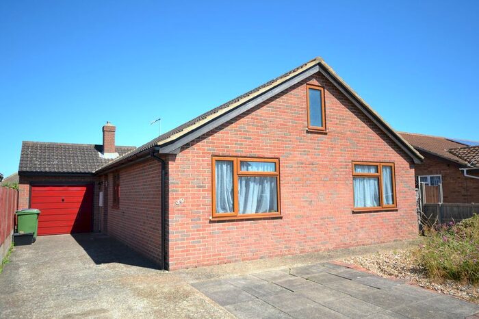 3 Bedroom Bungalow To Rent In Leonard Road, Greatstone, TN28