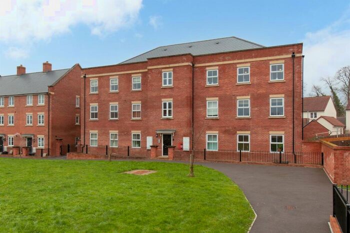 1 Bedroom Apartment To Rent In Barons Crescent, Trowbridge, BA14