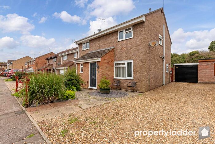 2 Bedroom Semi-Detached House For Sale In Chestnut Avenue, Spixworth, NR10