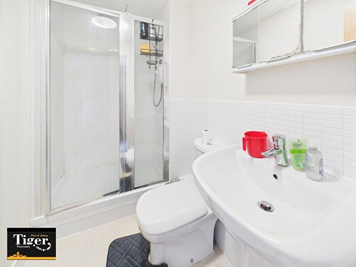 2 Bedroom Apartment For Sale In Woodlands View, Lytham St. Annes, FY8