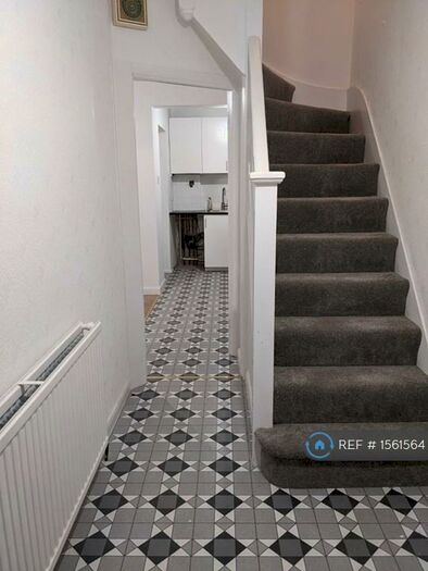 3 Bedroom Terraced House To Rent In Caverleigh Way, Worcester Park, KT4