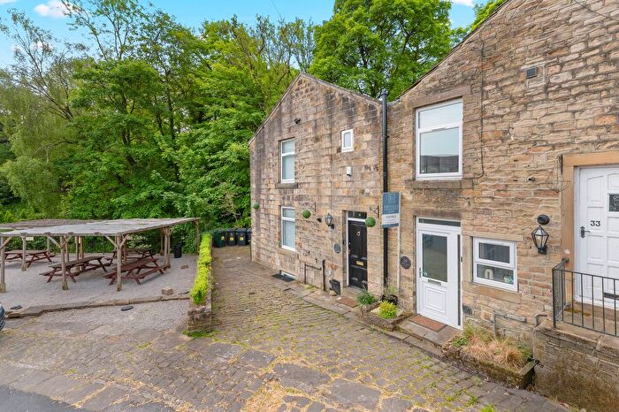 2 Bedroom Terraced House For Sale In Goose Eye, Oakworth, BD22