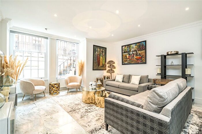 3 Bedroom Flat To Rent In Hans Road, London, SW3