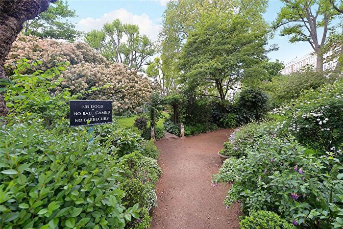 2 Bedroom Flat For Sale In Langham Mansions, Earl's Court Square, Earls Court, London, SW5