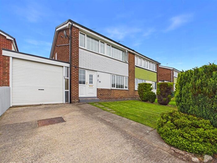 3 Bedroom Semi Detached House For Sale In Grange Estate, Kibblesworth, Gateshead, NE11