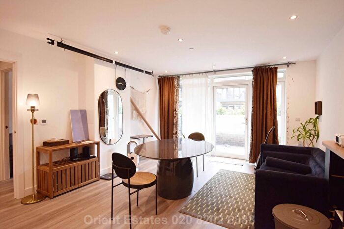 1 Bedroom Flat To Rent In Lismore Boulevard, London, NW9