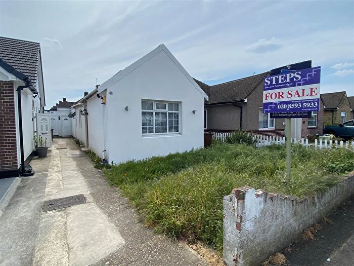 5 Bedroom Semi-Detached Bungalow To Rent In Purland Close, Dagenham, RM8