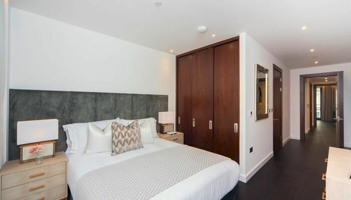 2 Bedroom Flat To Rent In The Residence, Charles Clowes Walk, London, SW11