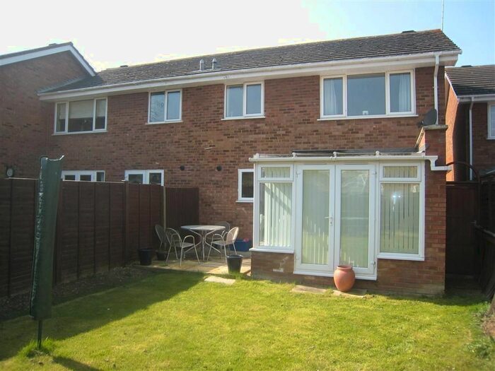 3 Bedroom Semi-Detached House To Rent In Holland Way, Newport Pagnell, MK16
