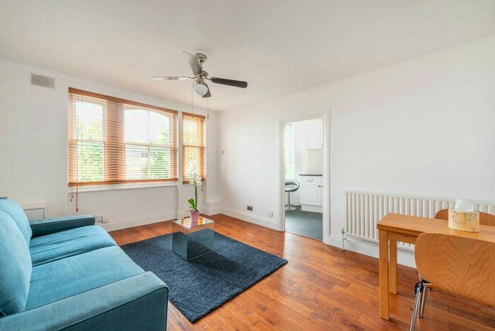 1 Bedroom Flat To Rent In Westbourne Park Road, Notting Hill, London, W11
