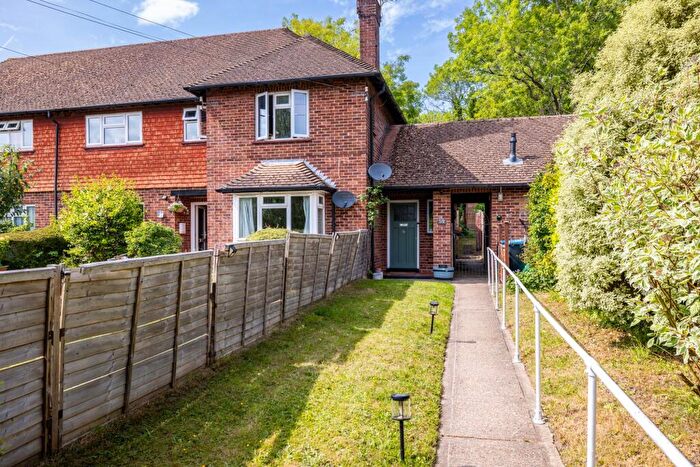 2 Bedroom Maisonette For Sale In Westlands Way, Oxted, RH8