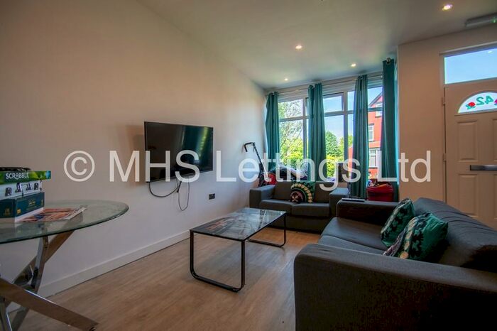 4 Bedroom Terraced House To Rent In Beechwood Crescent, Leeds, LS4