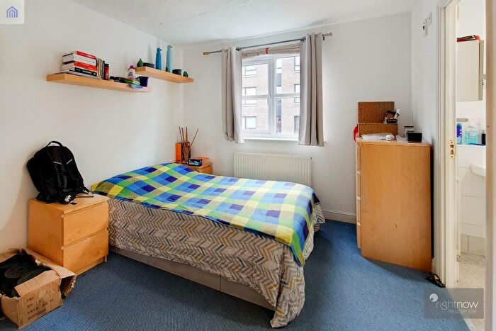 House Of Multiple Occupation To Rent In Plough Way, London, SE16