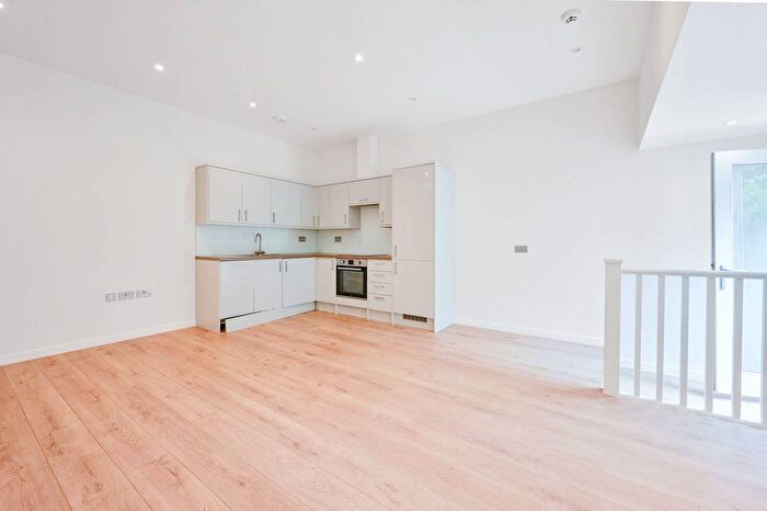 1 Bedroom Flat To Rent In Eaton Rise, Ealing, W5
