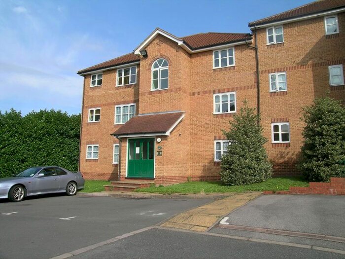 1 Bedroom Flat To Rent In Worcester Gardens, Slough, SL1