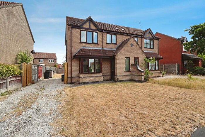 3 Bedroom Semi-Detached House For Sale In Poachers Brook, Skellingthorpe, LN6