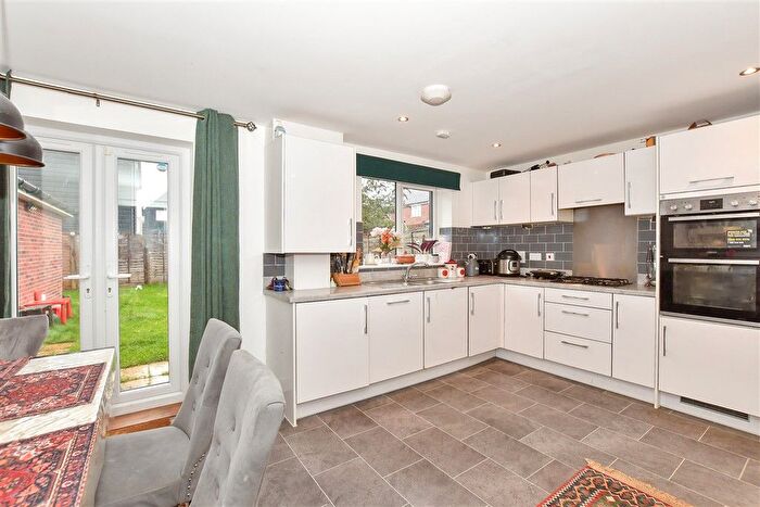 4 Bedroom Detached House For Sale In Coleman Way, Langley, Maidstone, Kent, ME17