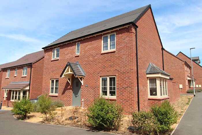 3 Bedroom Detached House For Sale In Broadleaf Road, Lutterworth, LE17