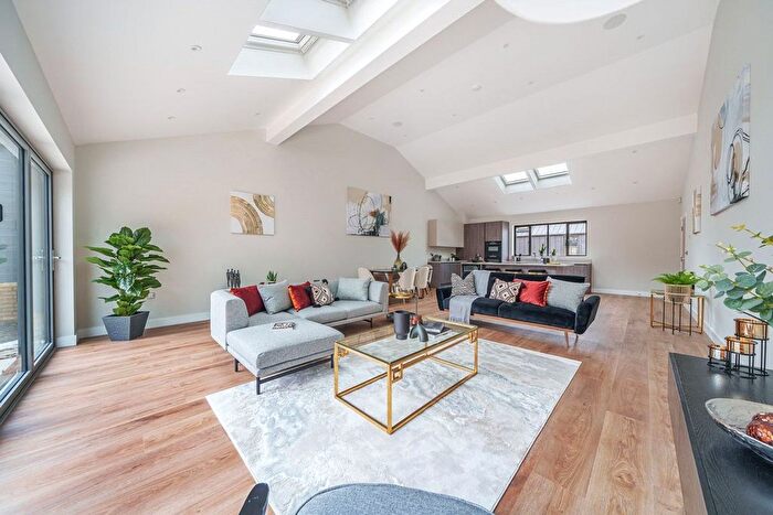 3 Bedroom Bungalow For Sale In Hill Top Place, Westerham, Kent, TN16