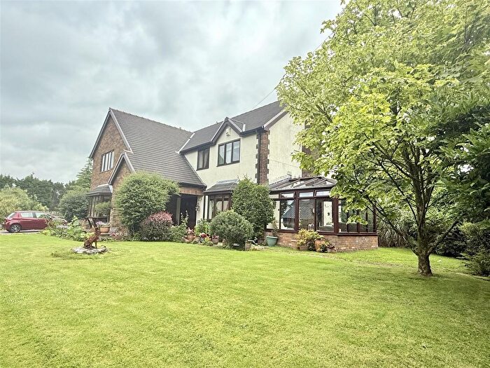 4 Bedroom Detached House For Sale In Heol Y Foel, Foelgastell, Llanelli, SA14
