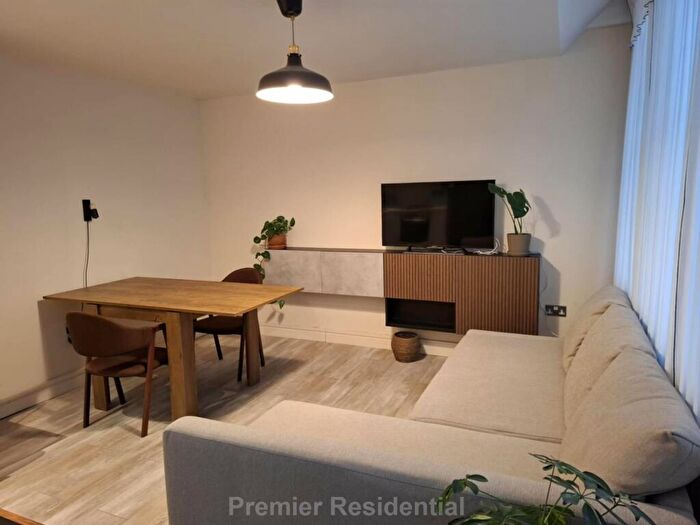 2 Bedroom Apartment To Rent In Hilton Street, Manchester, M1