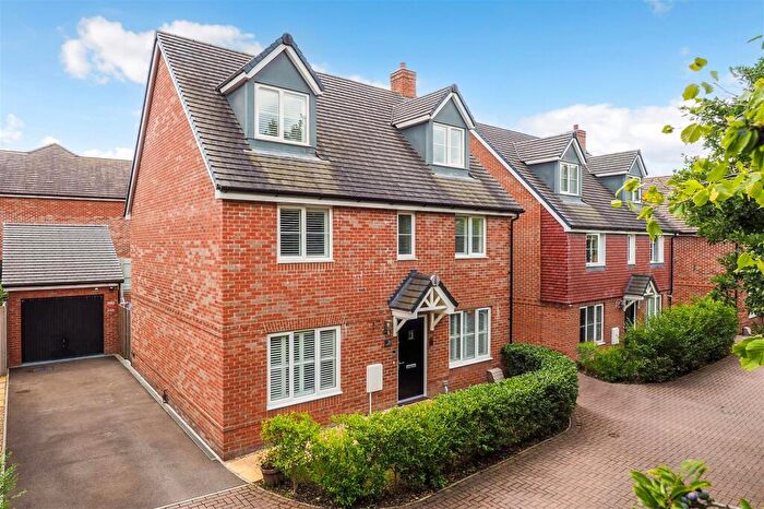 5 Bedroom Detached House For Sale In Foresters Drive, Liphook, GU30