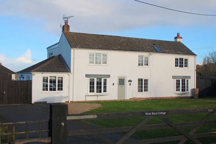 4 Bedroom Cottage For Sale In North Kelsey Moor, Market Rasen, LN7